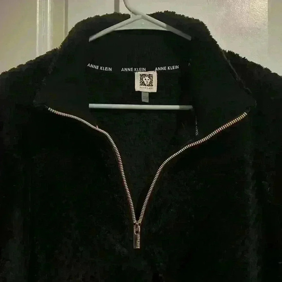 Anne Klein size L faux fur soft hoodie w gold zipper NWT - Picture 4 of 13